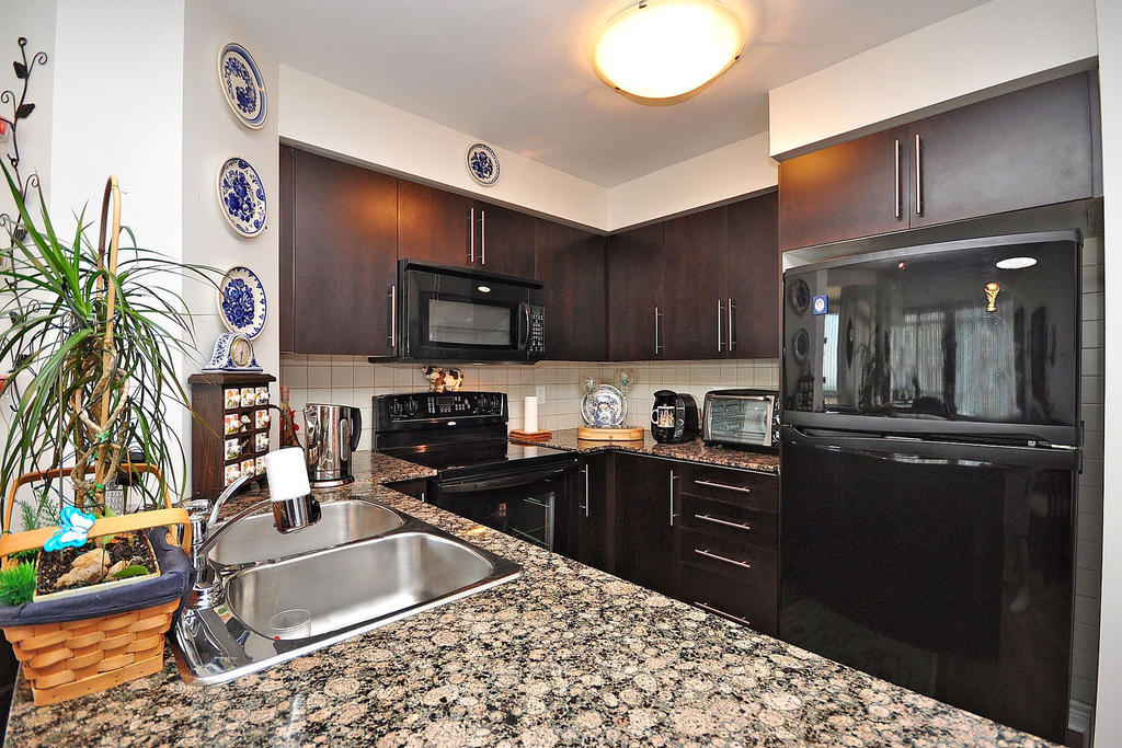 Napa Furnished Rental Apartments Square One Mississauga Room photo