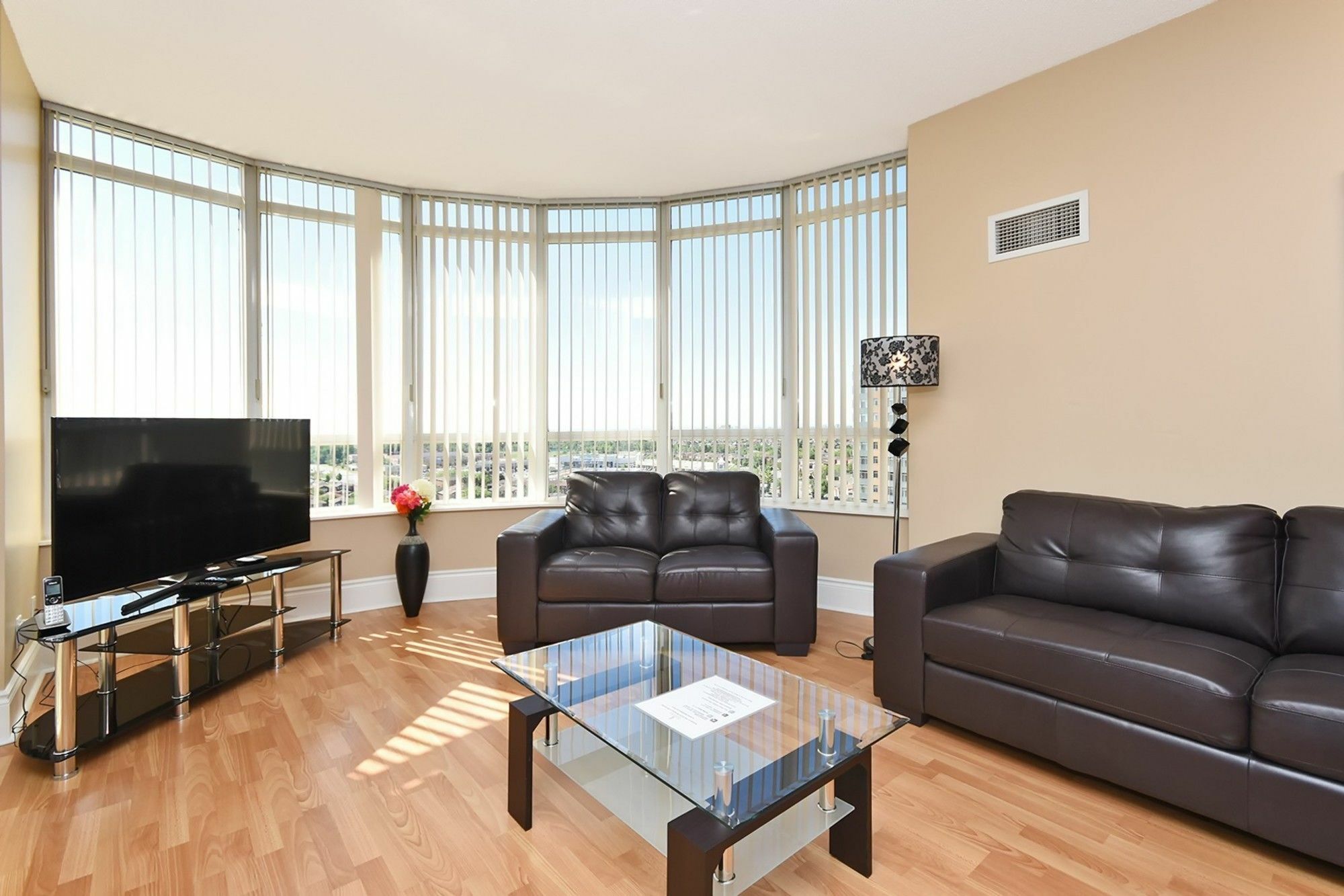 Napa Furnished Rental Apartments Square One Mississauga Exterior photo